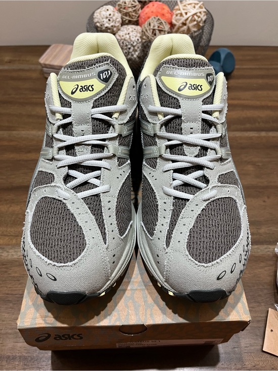 Athletic_Shoes